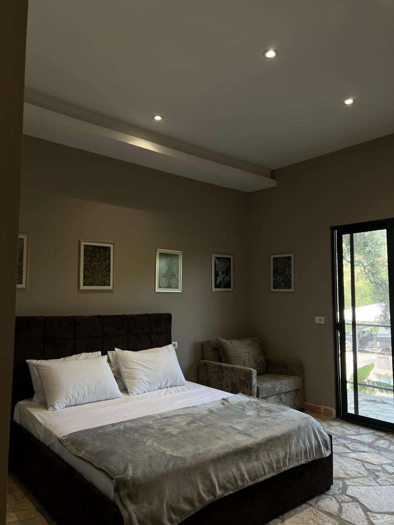 Atlantid Hospitality * Qeparo