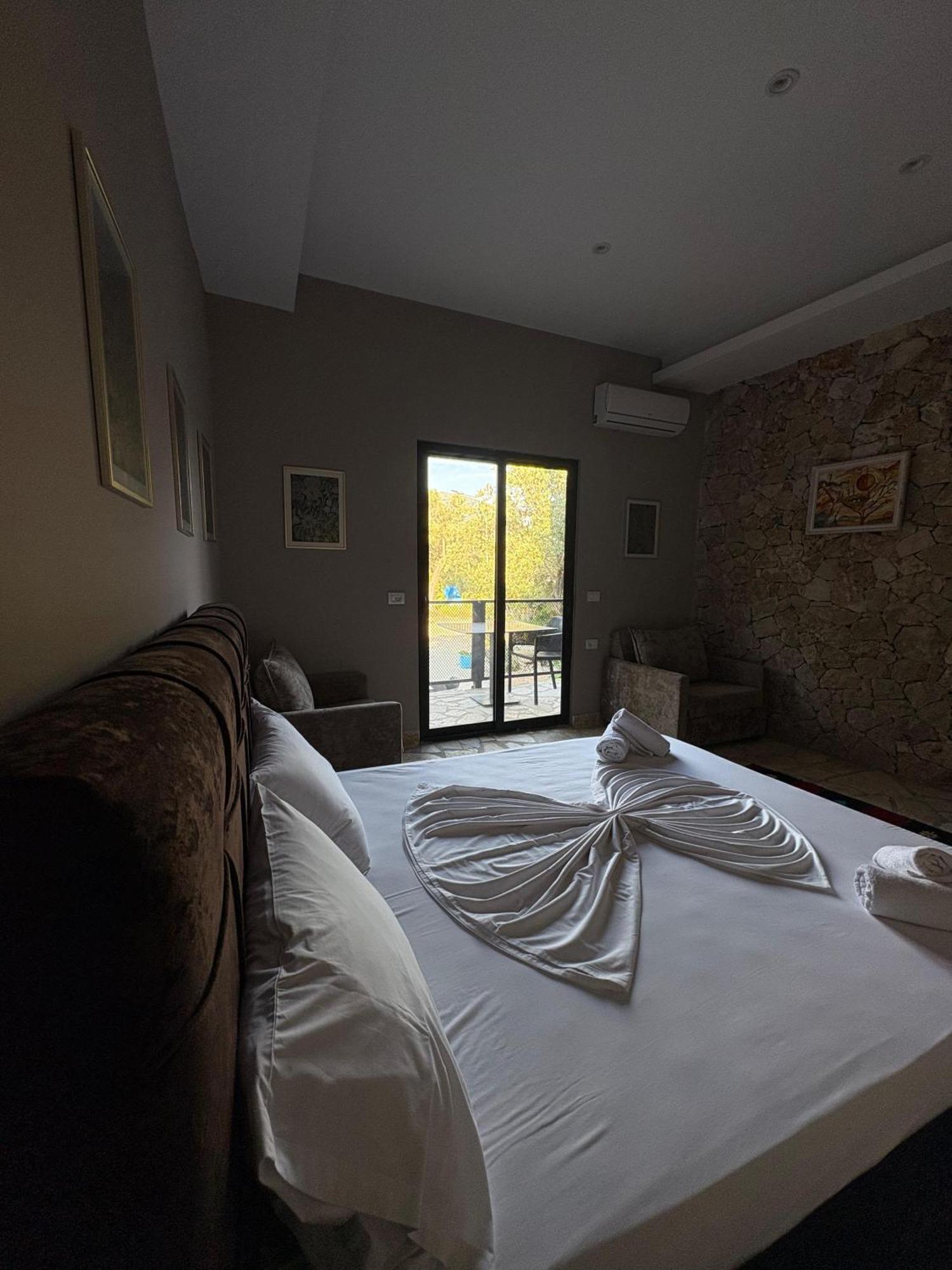 Atlantid Hospitality * Qeparo